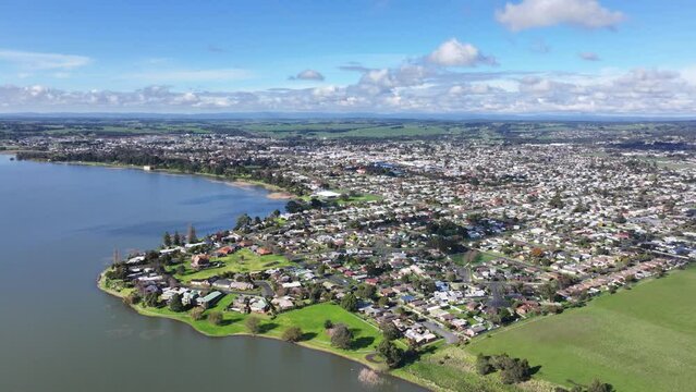 Panning around the quiet inland lakeside city of Colac Victoria Australia