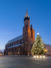 St Mary's church on Main Square in winter Krakow, illuminated in the night.. - 670922865