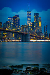 Skyline de Nueva York desde el Dumbo hasta el puerto de columnas 