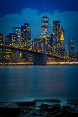 Skyline de Nueva York desde el Dumbo hasta el puerto de columnas 