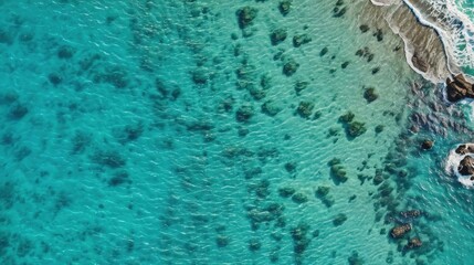 Obraz premium Bird's-eye view of the sea