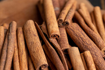 Whole dried cinnamon for baking