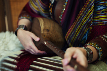 Turkmen Folklore woman playing dutar