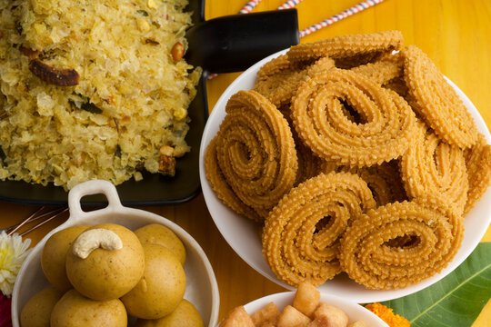 Diwali snacks Diwali faral Festival food items Festival snacks from Maharashtra