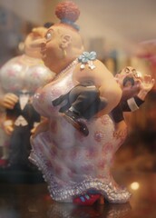 Männermordende Frauen als satirische Figuren