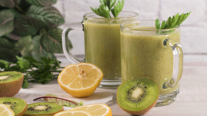 Green vegetable smoothie