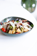 salad chicken with vegetables