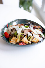 salad chicken with vegetables