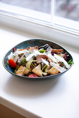 salad chicken with vegetables