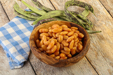 White bean in tomato sauce