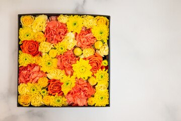 人気のフラワーボックスに詰め込まれた可愛い花が綺麗