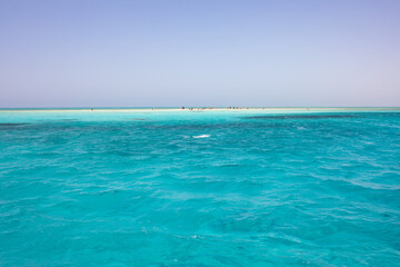 Fototapeta premium red sea white island