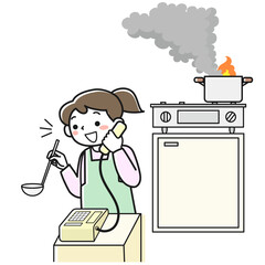 鍋を火にかけたまま電話で話し込む女性 © marunouchi