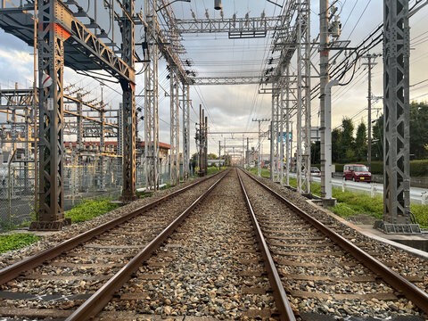 架線と線路と道路