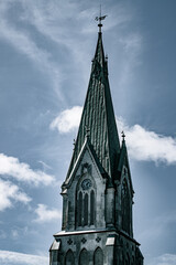 Alter, hoher Kirchturm