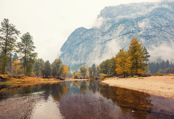Fototapeta premium Autumn in Yosemite