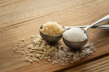 上白糖　白砂糖と三温糖