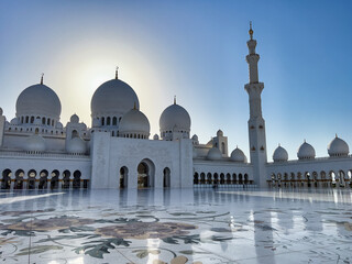 Sheikh Zayed Mosque in Abu Dhabi: A Majestic Islamic Masterpiece