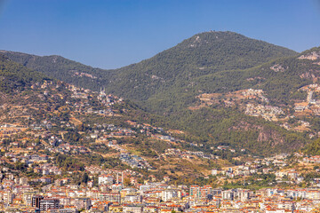 Entdeckungsdurch durch die Stadt Alanya mit ihrer imposanten Burg an der Türkischen Rivera - Türkei