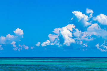 Obraz premium Tropical Caribbean beach clear turquoise water Playa del Carmen Mexico.