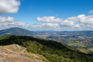 Extrema's Majestic Mountain Vista: A Brazilian Landscape