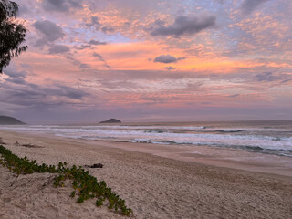 Lindo por do Sol na Praia do Mocambique Florianópolis