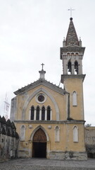 Fototapeta na wymiar Iglesia estilo gótico 