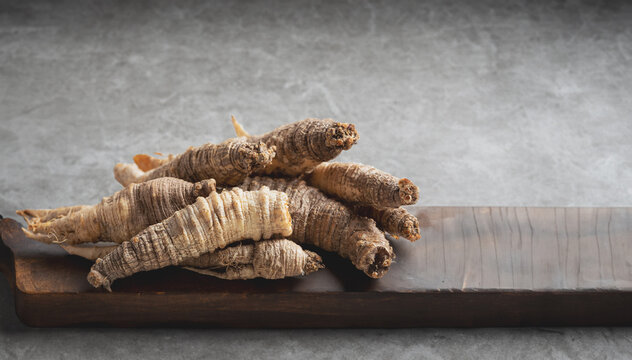 deodeok, mountain herb whose roots have restorative properties