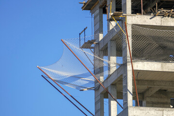 Building construction with a safety net to prevent fatal accidents,