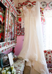 gorgeous white wedding dress detail