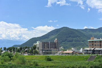 笛吹川沿いの石和温泉街