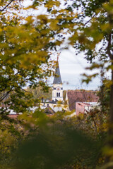 Frauenkirche in Mühldorf am Inn im Herbst