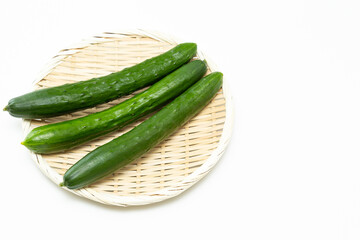 白背景にきゅうり
