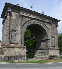 The Arch of Augustus is a monument in the city of Aosta which was built in 25 BC. on the occasion of the victory of the Romans over the Salassi by Aulus Terenzio Varrone