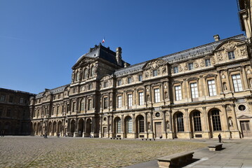 Cour Carrée à Paris. France