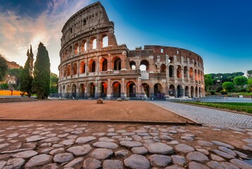 Fototapeta premium Scenic view of the Colosseum in Rome, Italy at sunset