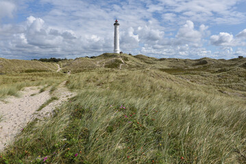 Fototapeta na wymiar Leuchtturm Lyngvig in Dänemark