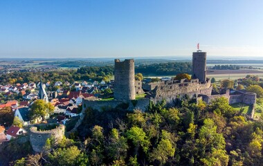 Fototapeta na wymiar Aerial view of Burg Muenzenberg on a green hill