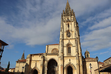 Fototapeta na wymiar Cathedral of Oviedo, city of Asturias (Spain)
