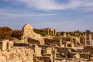 Fototapeta na wymiar Entdeckungsdurch durch die antike Stadt Side an der Türkischen Rivera - Türkei