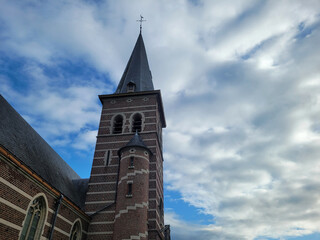 Fototapeta na wymiar Architektura kościołów w zachodniej Europie, Belgia, Kortenaken.