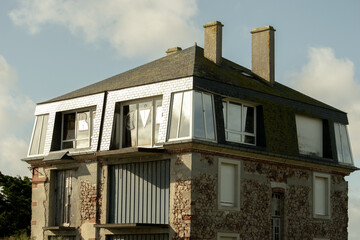 Promenade dans le Cotentin, peu de temps avant la tempête Ciaran à Saint-Vaast-La-Hougue situé en Normandie, France