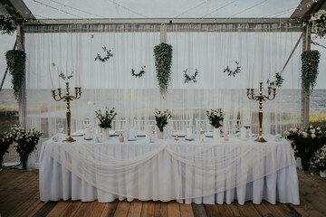 wedding table setting for bride and groom
