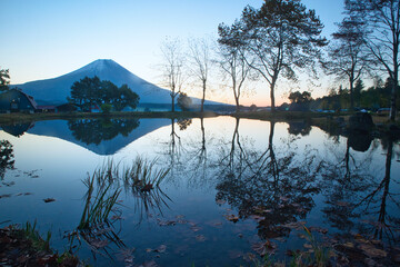 富士山のふもとのキャンプ場から望む富士山