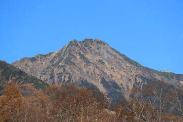 美し森、展望台から眺めた山々