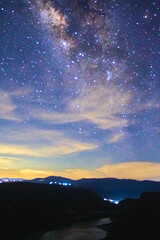 Fototapeta premium Milky Way over the mountains of Zimapán Hidalgo