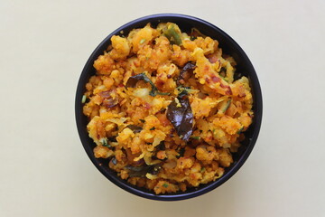 Kobi Cha Zunka, Cabbage Zunka, Maharashtrian style dish prepared by sprinkling roasted gram flour, over the cooked cabbage which is infused in basic spices.