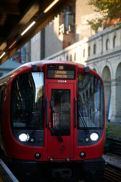 31 Oct 2023 - London\UK - Front of a tube london underground train on district circle line