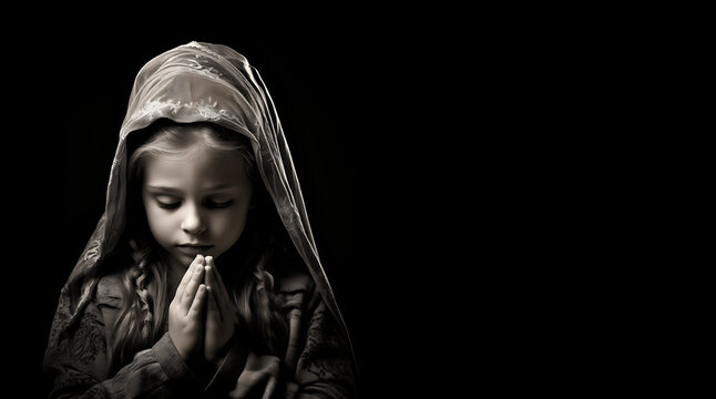 Retratos de niños rezando sobre fondo negro