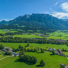 Ausblick auf das Kaisergebirge (Zahmer Kaiser) bei Niederndorf in Tirol